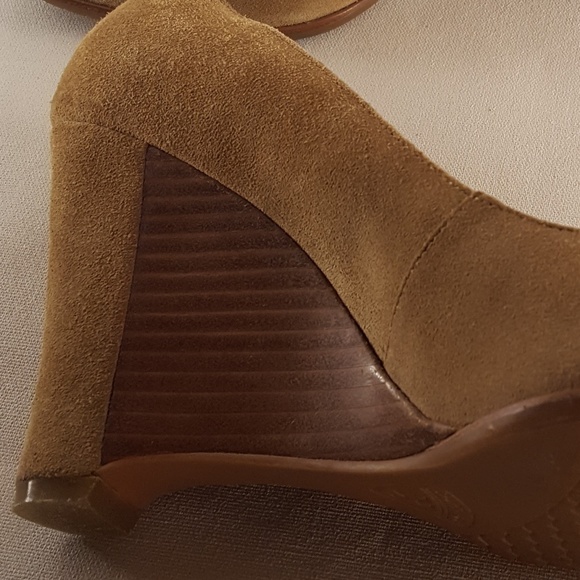 Donald J. Pliner Suede Heather Wedge Heels - Picture 5 of 8